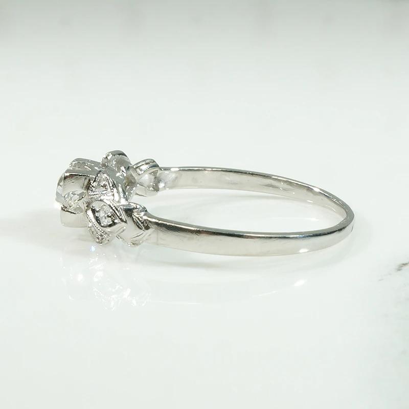 Dainty Deco Details Diamond & Platinum Ring