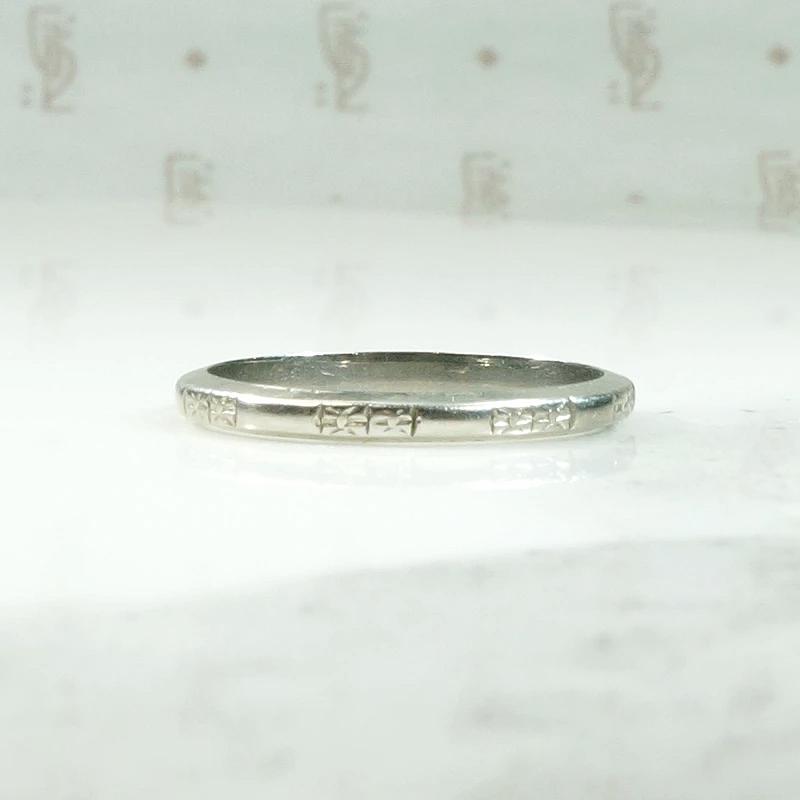 Pretty Little 18k White Gold Art Deco Band