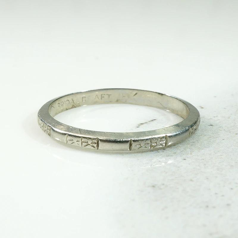 Pretty Little 18k White Gold Art Deco Band