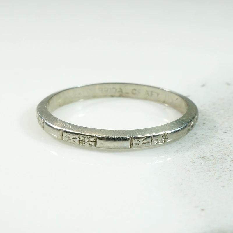 Pretty Little 18k White Gold Art Deco Band