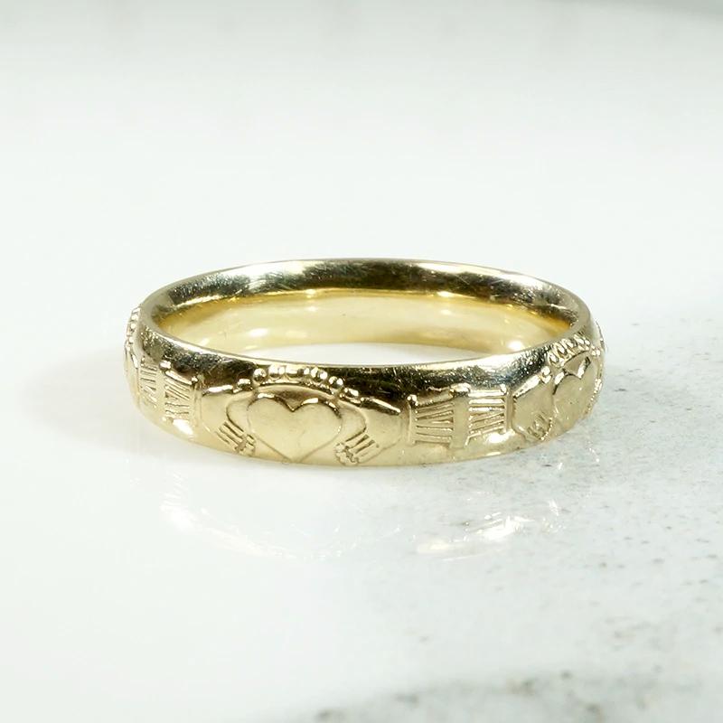 Unusual 15ct Gold Claddagh Wedding Band