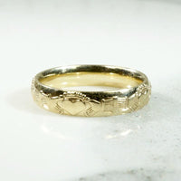 Unusual 15ct Gold Claddagh Wedding Band