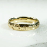 Unusual 15ct Gold Claddagh Wedding Band