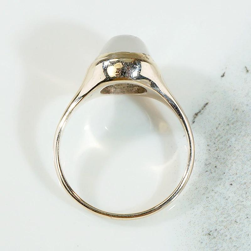 Sensual Edwardian Moonstone in Gold Ring