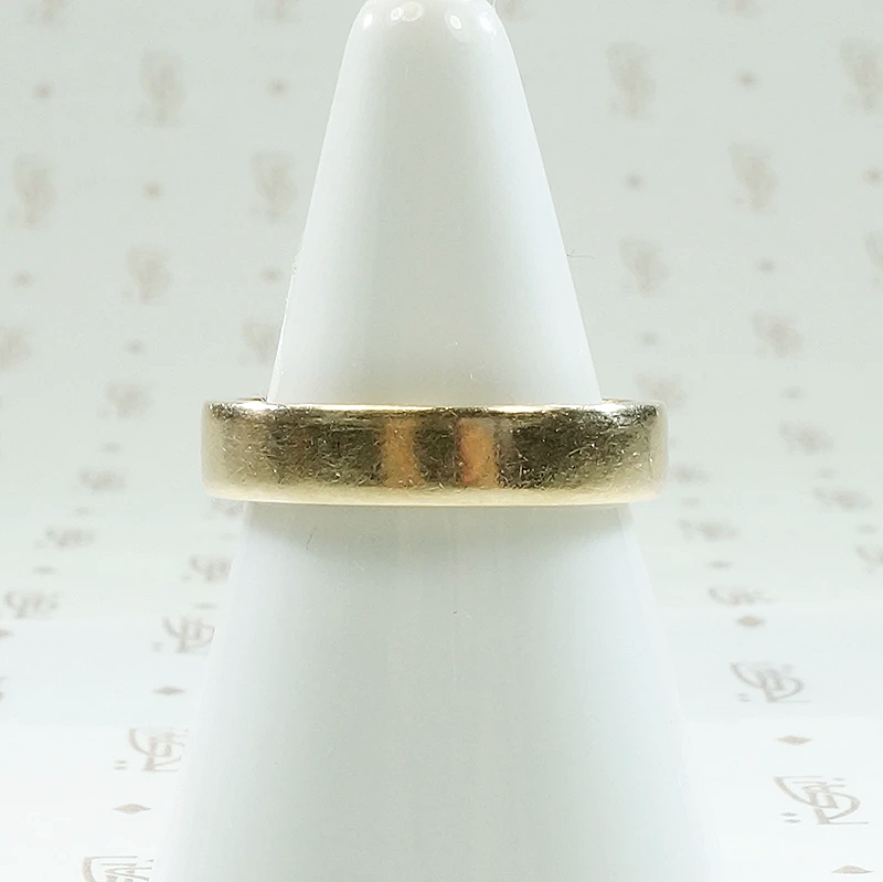 Heavy Flat 1970s Gold Wedding Band