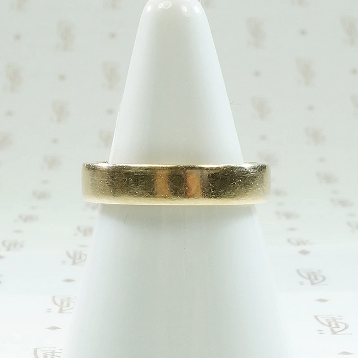 Heavy Flat 1970s Gold Wedding Band