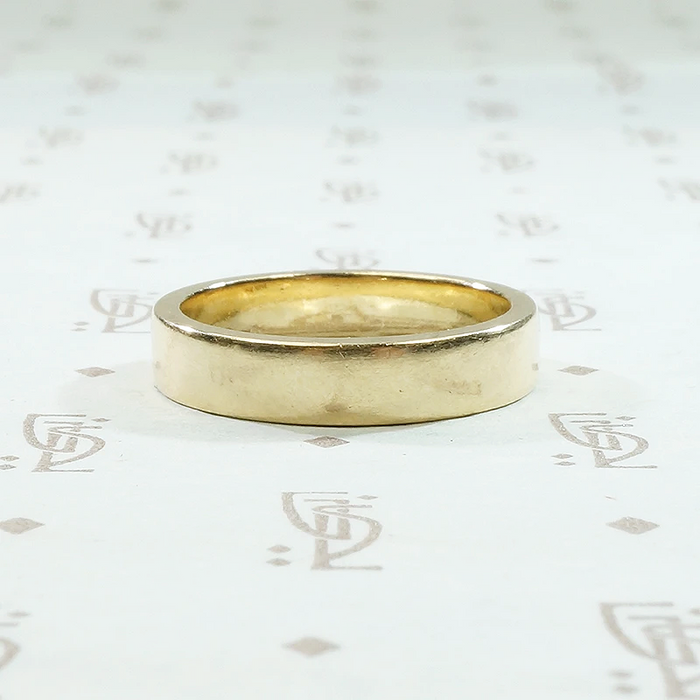 Heavy Flat 1970s Gold Wedding Band