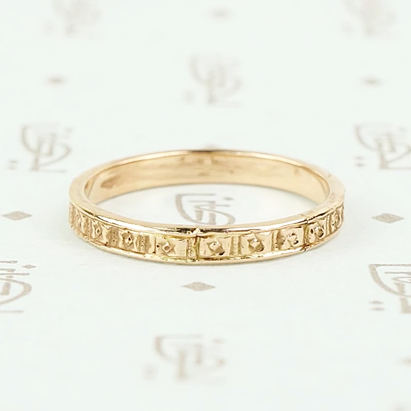 Flowers Recycled Revival band in rose gold.