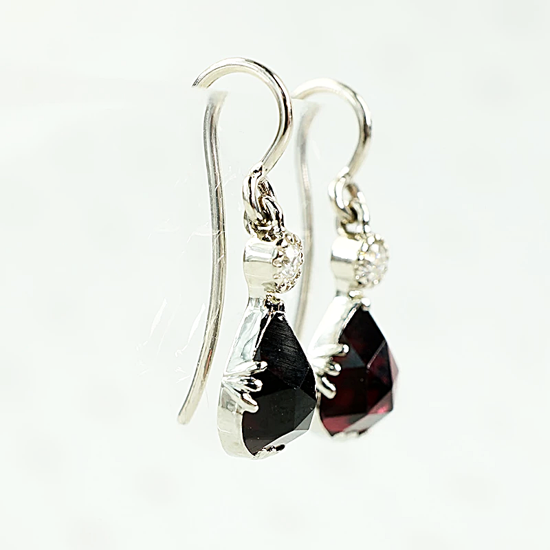 rose cur garnet earrings