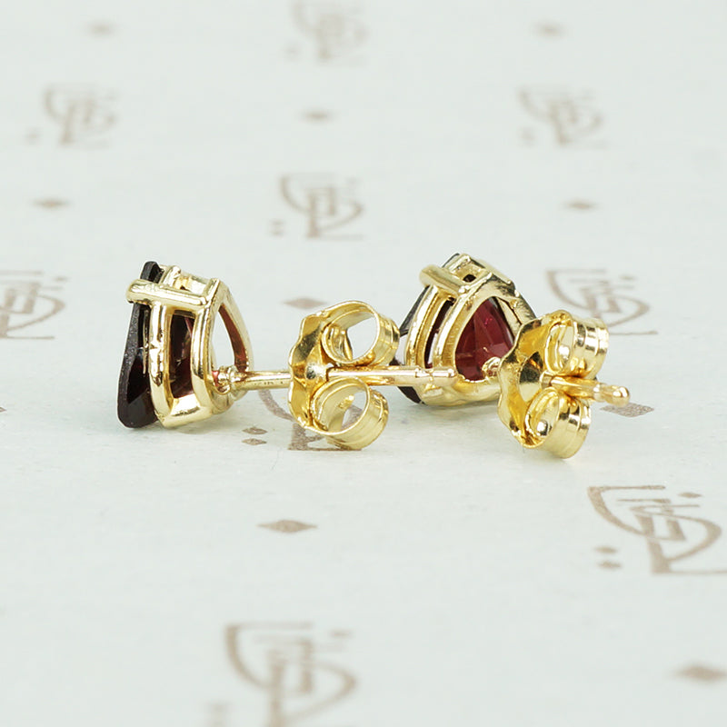 garnet heart stud earrings 14k yellow gold