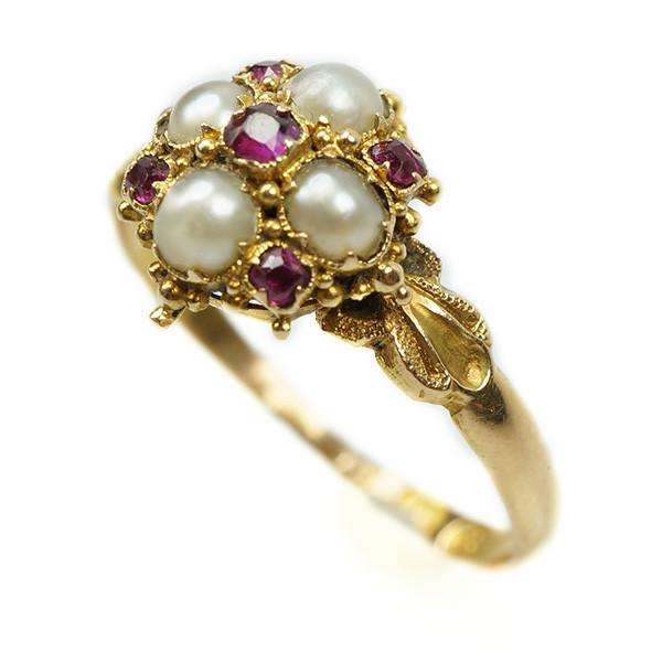 A beautiful Victorian split pearl and Ruby Ring in 18k Gold
