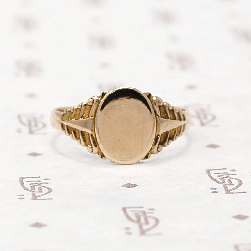 Vintage 9ct Gold Signet Ring
