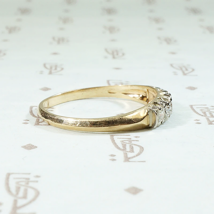 Five Diamond Knife Edge Gold Wedding Band