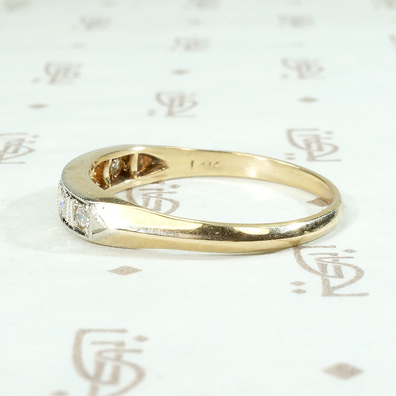 Lovely Deco Two-Tone Diamond Wedding Band