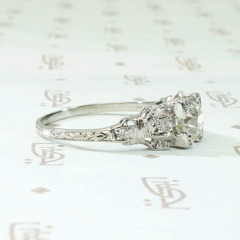 Dreamy Deco Diamond Ring with Openwork Detail