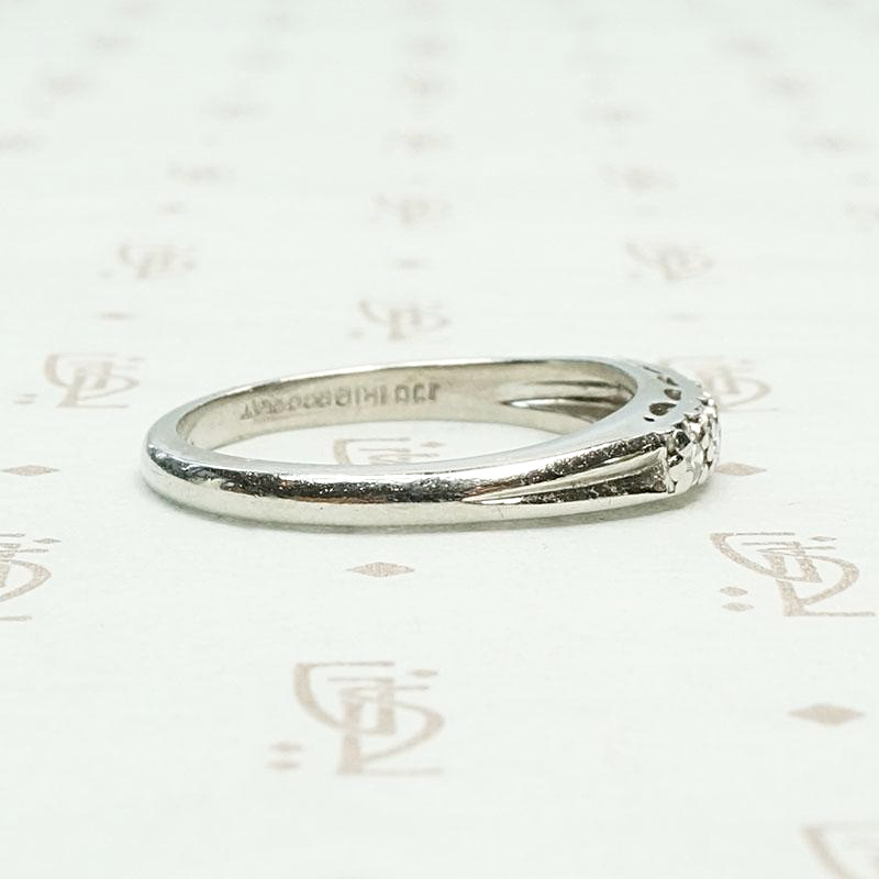 Sturdy Diamond & Platinum Vintage Wedding Band, right side.