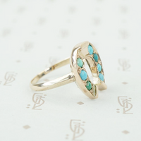 side view of horsesoe ring