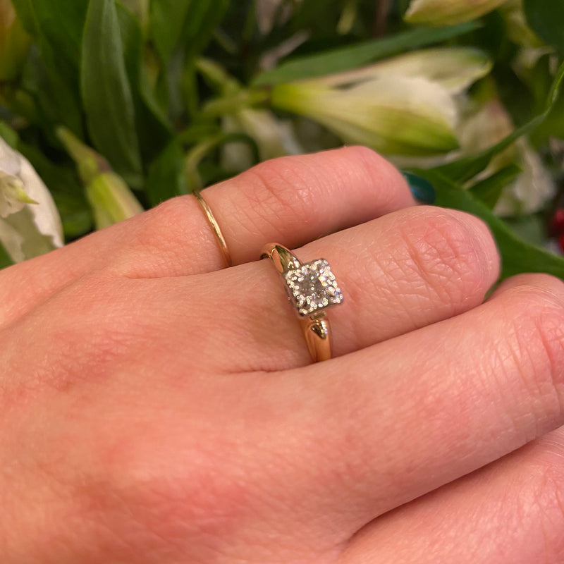 Pretty Classic Vintage 2 Tone Diamond Engagement Ring