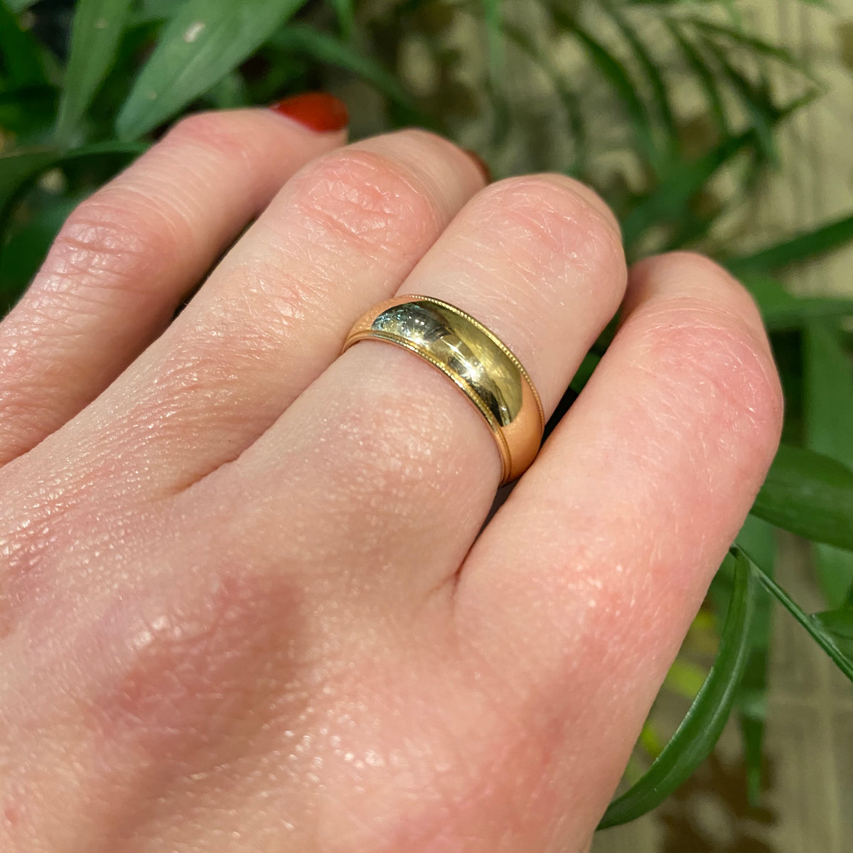 Handsome 1950s Gold Wedding Band
