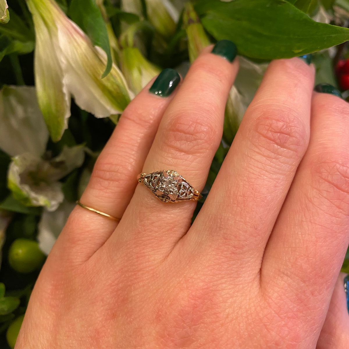 Butterfly Sides Vintage Engagement Ring