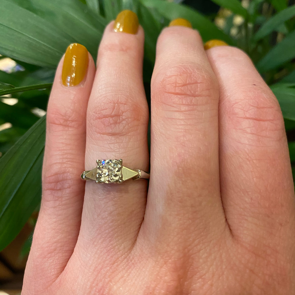 Delightful OEC Diamond White Gold Engagement Ring