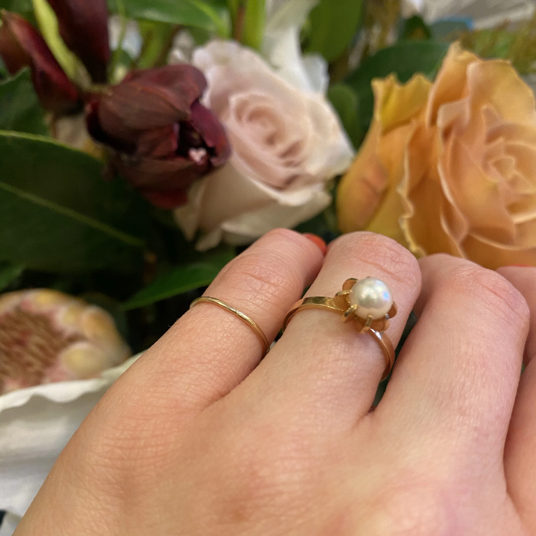 Elis Kappi 14k Yellow Gold Pearl Ring