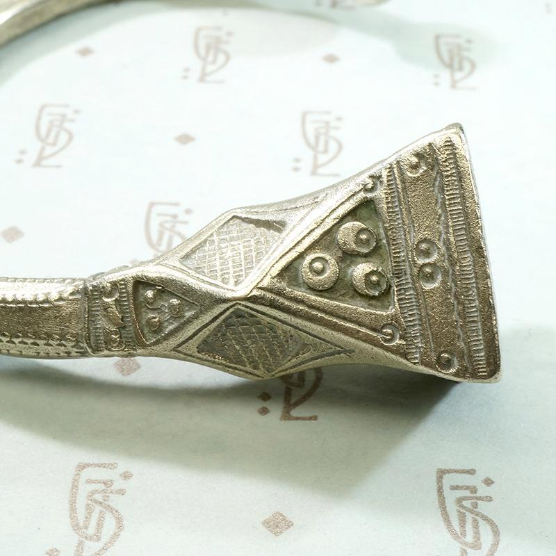 Antique Ear Plug in Engraved White Metal