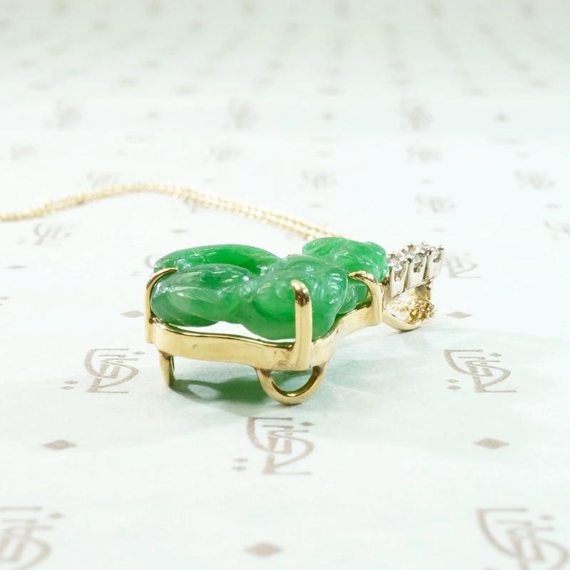 Sassy Jade Squirrel in Gold & Diamond Necklace 
