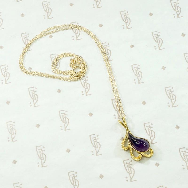 Juicy En Cabochon Amethyst Fruit Pendant