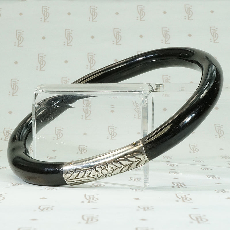 Chinese Black Lacquer Bangle with Engraved Silver Band