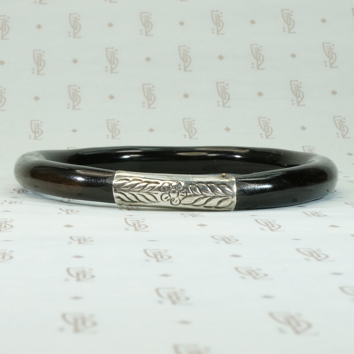 Chinese Black Lacquer Bangle with Engraved Silver Band