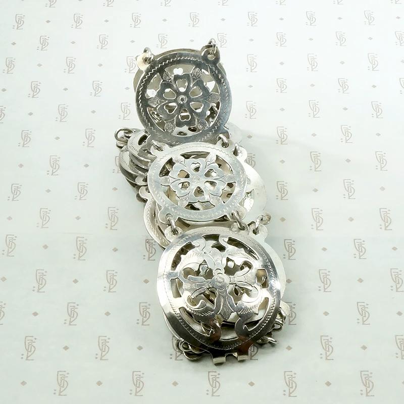 Supple Siamese Silver Flower Belt