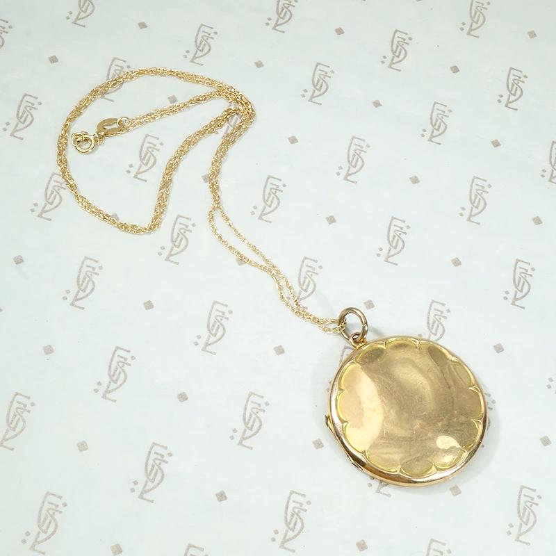 English 9ct Rosy Gold Locket with Scalloped Edge