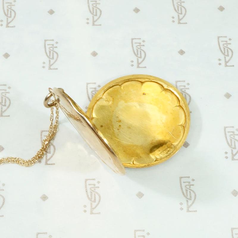 English 9ct Rosy Gold Locket with Scalloped Edge