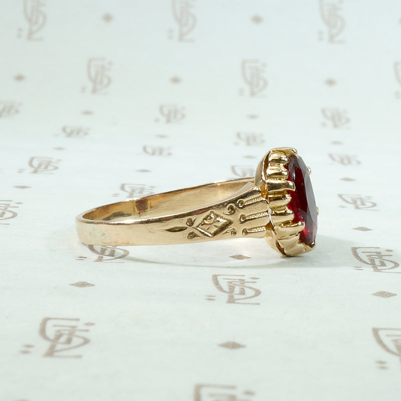 Sparkling Garnet Doublet in Engraved Rosy Gold Ring