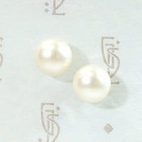 Lovely Glowing White Pearl Stud Earrings