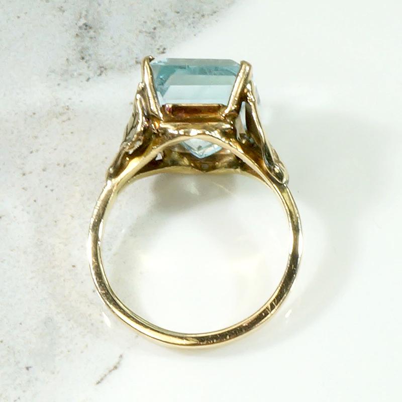 Aquamarine in Leafy Gold Cocktail Ring