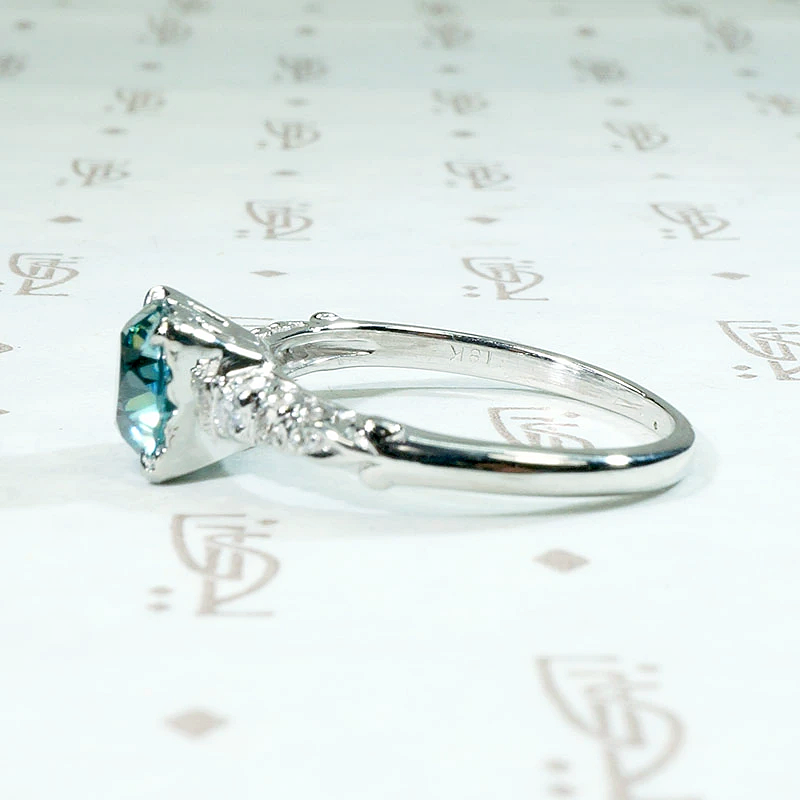 Dazzling 1940s Natural Blue Zircon Ring