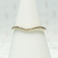Vine & Berries Curved Wedding Band