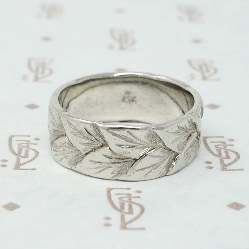 Beautiful White Gold Band With Engraved Leaves