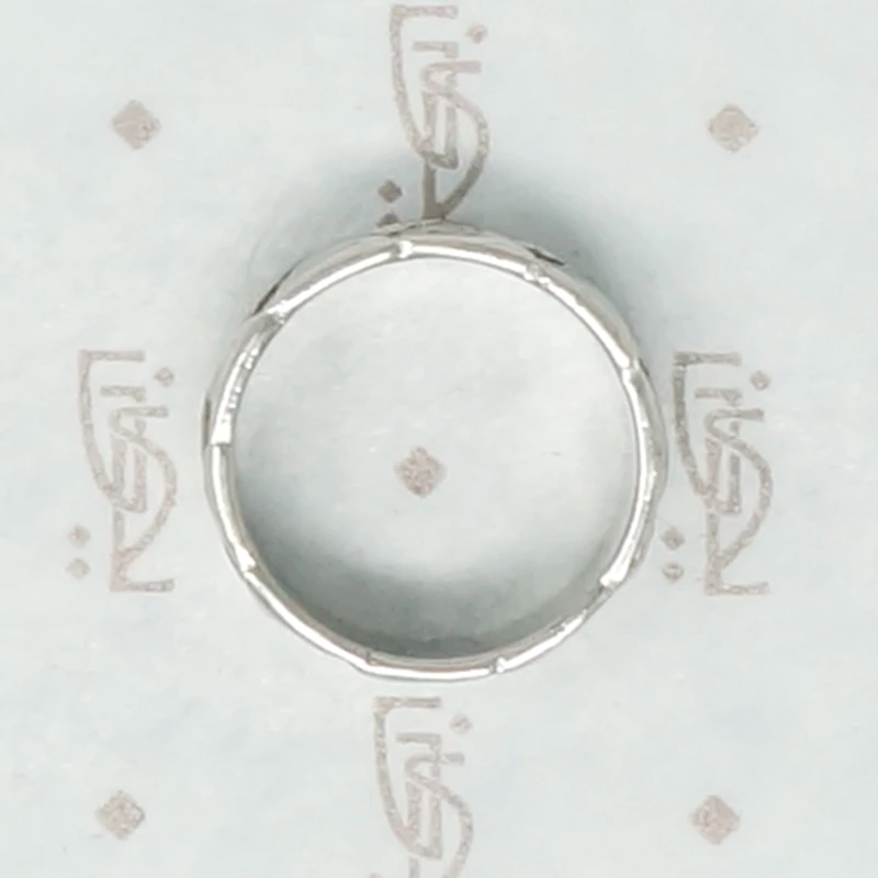 Beautiful White Gold Band With Engraved Leaves