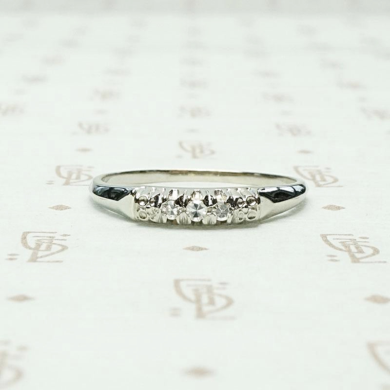 Romantic & Refined 1940s Diamond Wedding Band