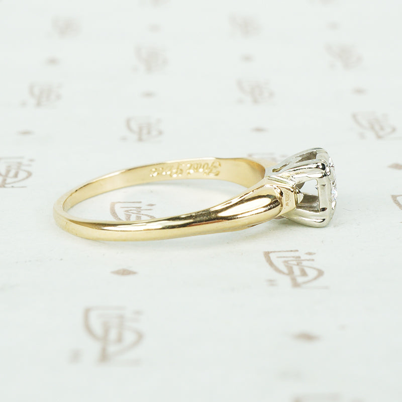Pretty Classic Vintage 2 Tone Diamond Engagement Ring