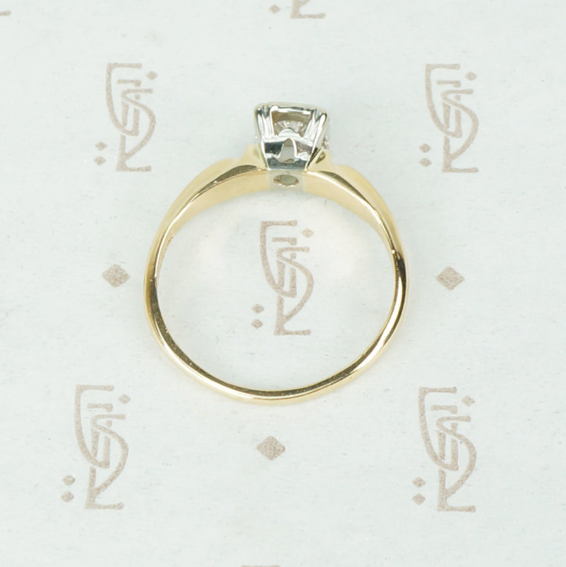 Pretty Classic Vintage 2 Tone Diamond Engagement Ring