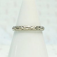 Beautifully Carved White Gold Belais Band