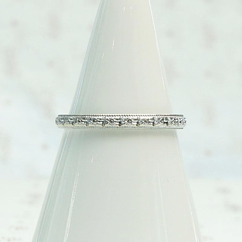 Zigzag and Flowers Otsby Barton White Gold Band