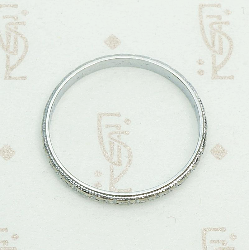 Zigzag and Flowers Otsby Barton White Gold Band, top view.