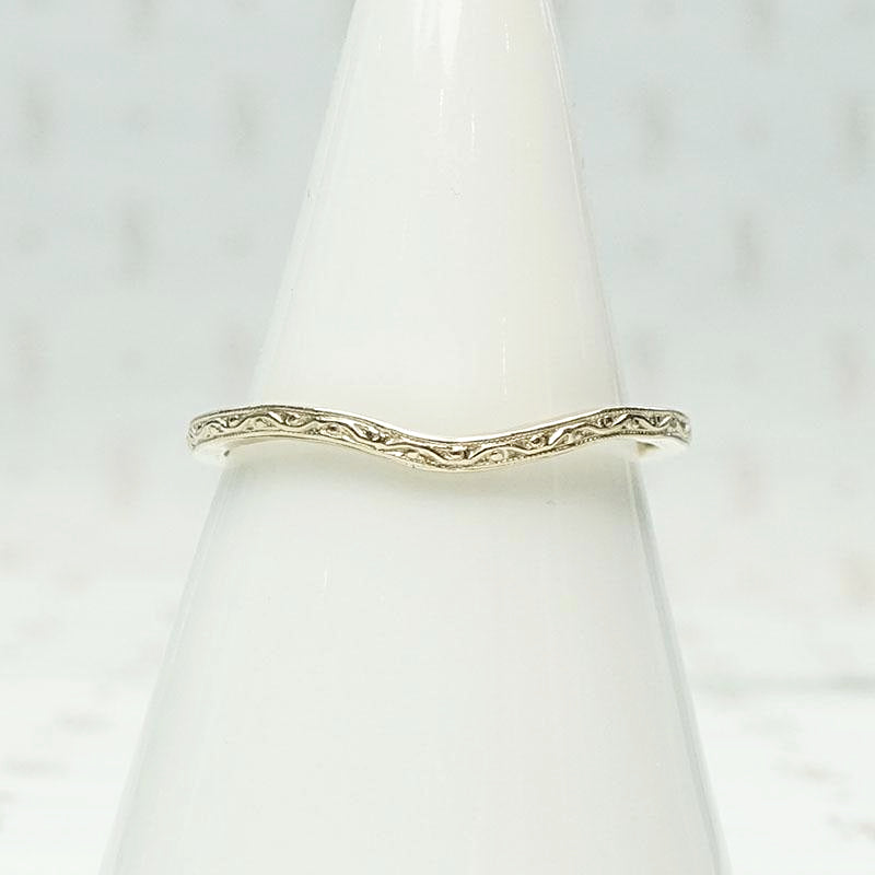 Pale Gold Curved Band Vine & Berries