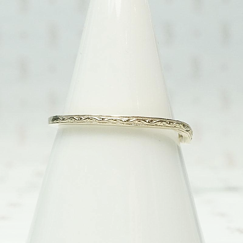Pale Gold Curved Band Vine & Berries