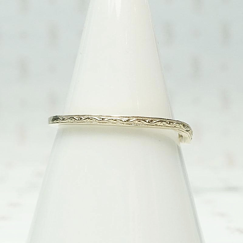 Pale Gold Curved Band Vine & Berries